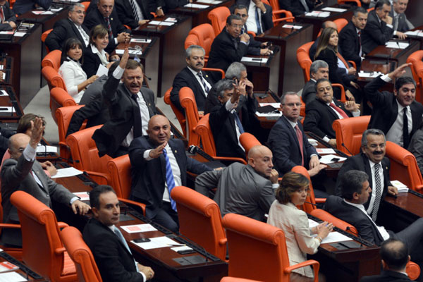 Mecliste Suriye savaşı 3