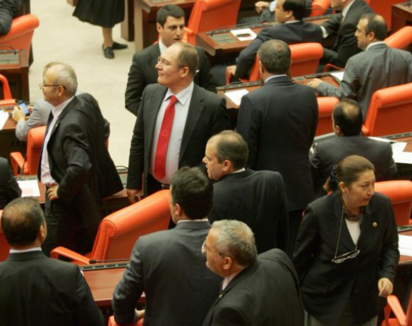 Mecliste Suriye savaşı 8