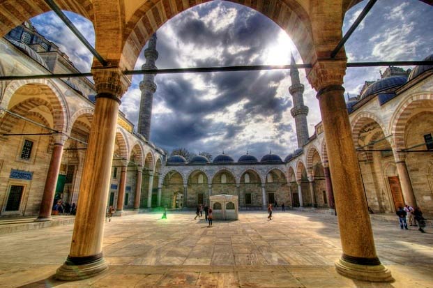 Erkeklerin yüzde kaçı camiye gidiyor? 9