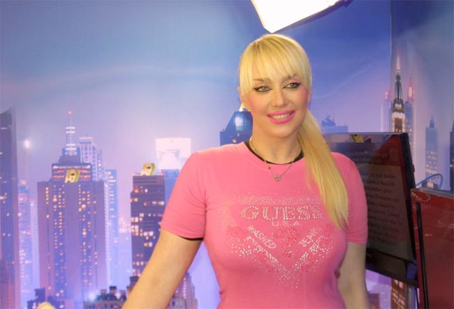 Adnan Oktar'ın güzelleri Twitter'ı karıştırdı 37