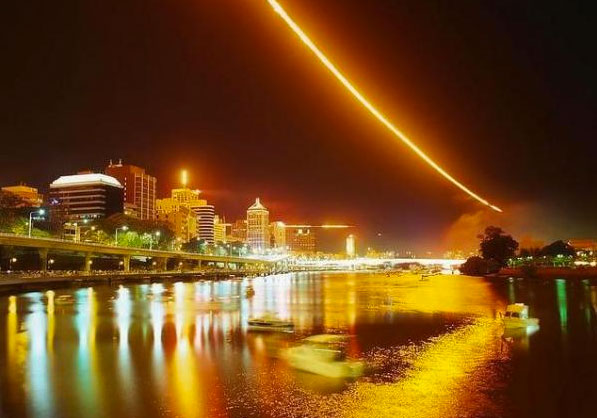 Jet uçaklarından gece gösterisi. İşte objektiflere yansıyan o muhteşem kareler 18
