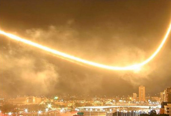 Jet uçaklarından gece gösterisi. İşte objektiflere yansıyan o muhteşem kareler 4