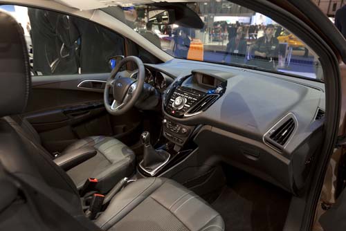Ford'un gözbebeği B-MAX satışa çıktı 11