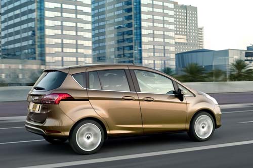 Ford'un gözbebeği B-MAX satışa çıktı 29