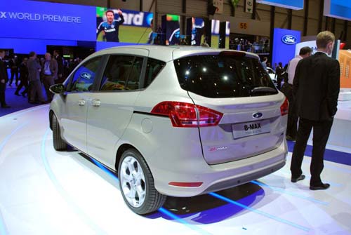 Ford'un gözbebeği B-MAX satışa çıktı 32