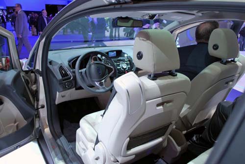 Ford'un gözbebeği B-MAX satışa çıktı 34