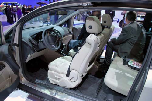 Ford'un gözbebeği B-MAX satışa çıktı 35