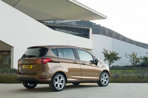 Ford'un gözbebeği B-MAX satışa çıktı 4