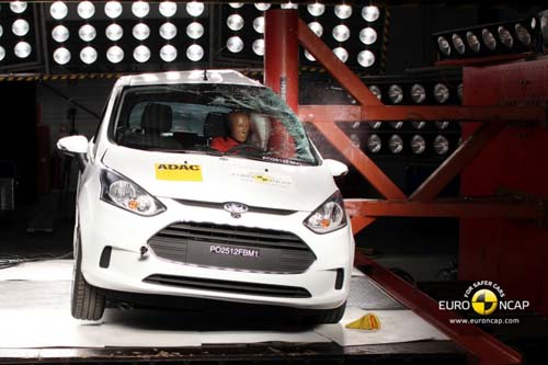 Ford'un gözbebeği B-MAX satışa çıktı 9