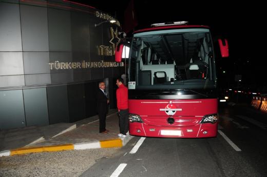 Cem Yılmaz Arda'nın saçlarına takıldı 1