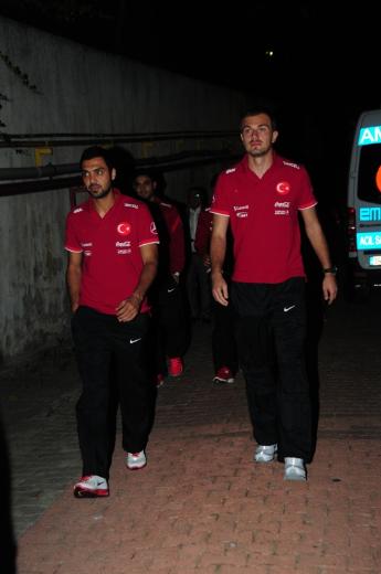 Cem Yılmaz Arda'nın saçlarına takıldı 4