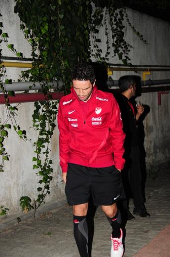 Cem Yılmaz Arda'nın saçlarına takıldı 7