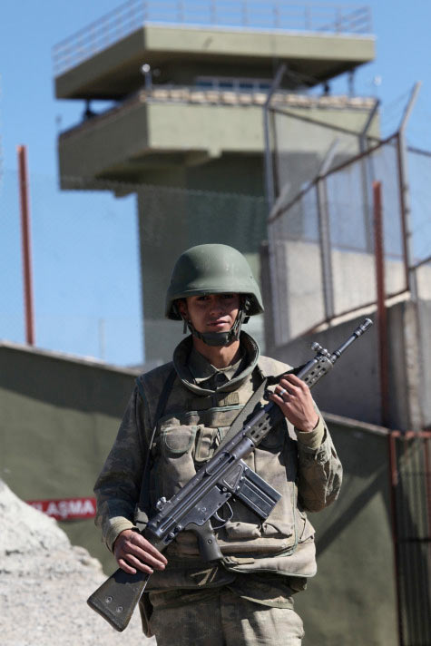 Ve Kalekollar basına gösterildi 28