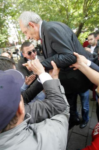 Kılıçdaroğlu bariyerleri böyle aştı 4