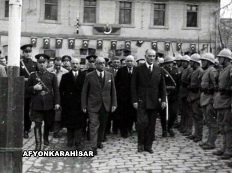 Atatürk'ün ilk kez ortaya çıkan fotoğrafları! 23