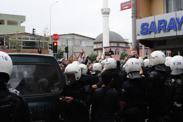 BDP yürüyüşünde olay çıktı 13