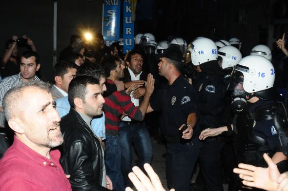 BDP yürüyüşünde olay çıktı 14