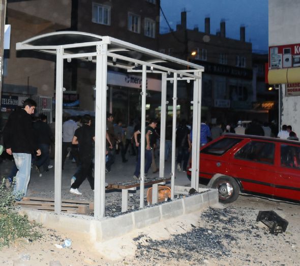 BDP yürüyüşünde olay çıktı 24
