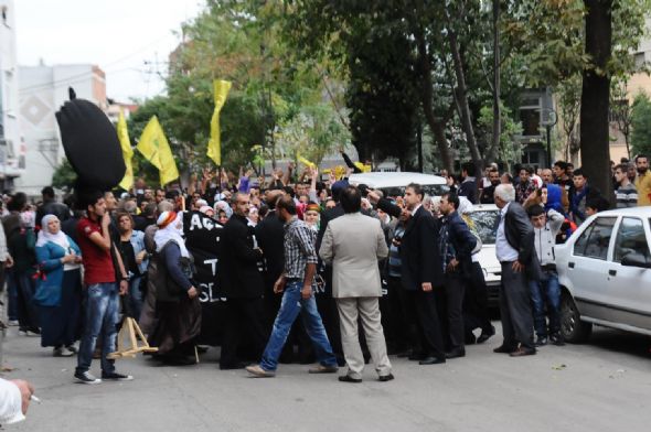 BDP yürüyüşünde olay çıktı 33