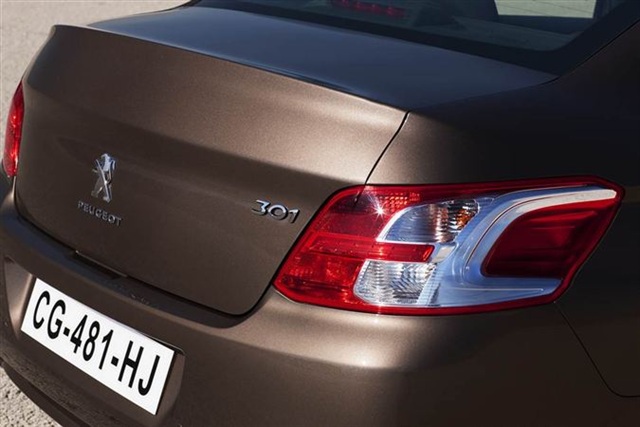 Peugeot 301 Sedan 18