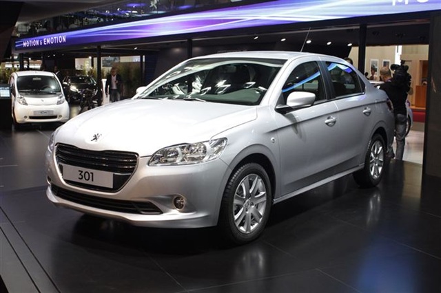 2013 Peugeot 301: Paris 2012 3