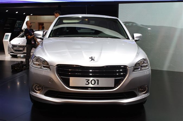 2013 Peugeot 301: Paris 2012 4