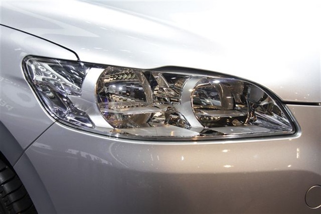2013 Peugeot 301: Paris 2012 6