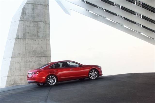 Tümüyle yeni Mazda6 12