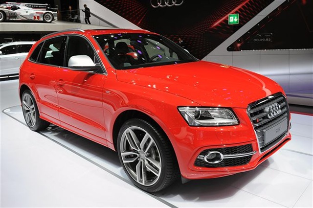 2013 Audi SQ5: Paris 2012 1