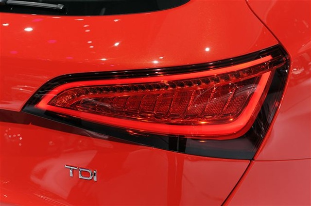 2013 Audi SQ5: Paris 2012 12