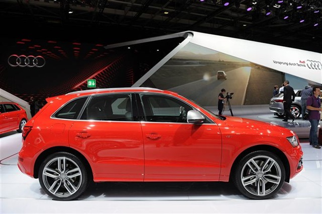 2013 Audi SQ5: Paris 2012 4