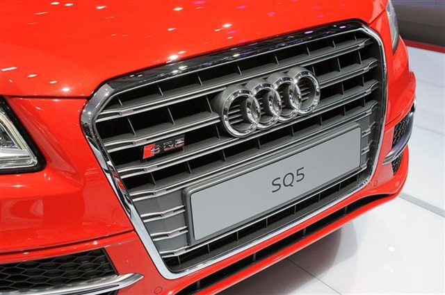 2013 Audi SQ5: Paris 2012 7