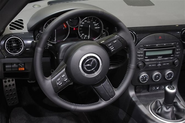 2013 Mazda MX-5 Miata: Paris 2012 11