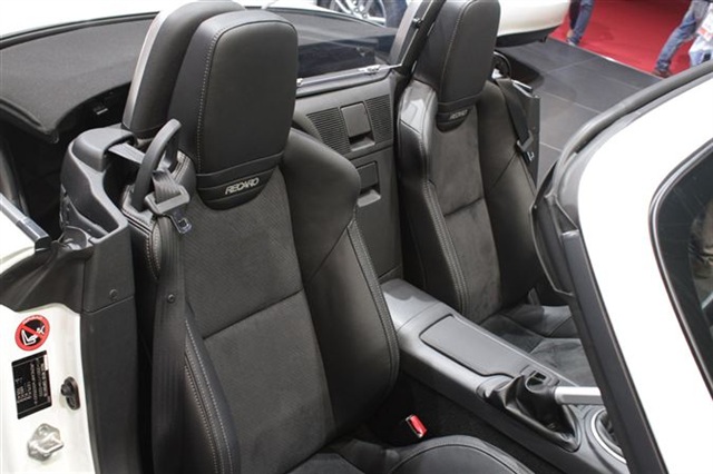 2013 Mazda MX-5 Miata: Paris 2012 12