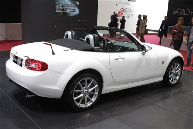 2013 Mazda MX-5 Miata: Paris 2012 4