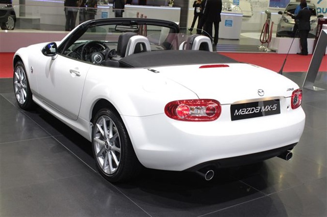 2013 Mazda MX-5 Miata: Paris 2012 5