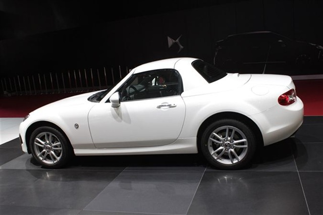 2013 Mazda MX-5 Miata: Paris 2012 8