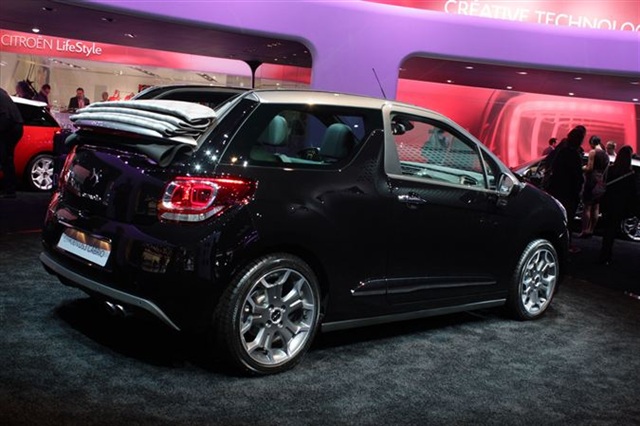 2013 Citroen DS3 Cabrio: Paris 2012 4