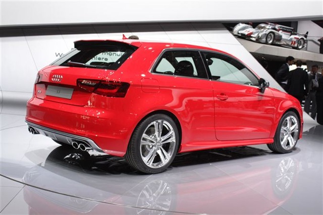 2013 Audi S3: Paris 2012 4