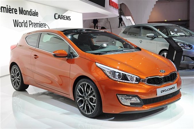 2013 Kia Pro_cee'd: Paris 2012 1