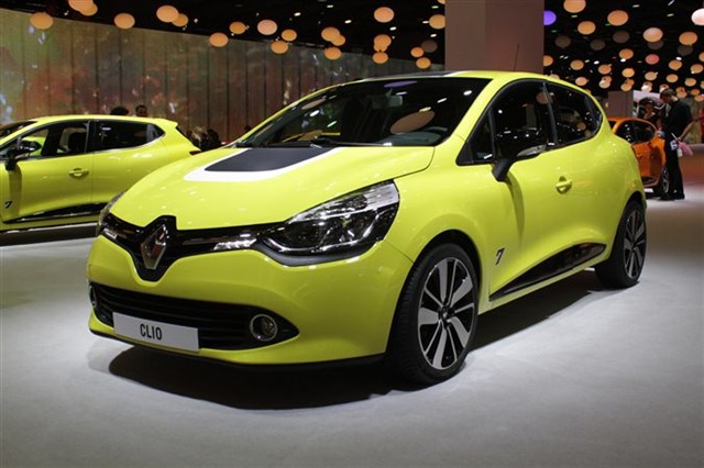 2013 Renault Clio: Paris 2012 1