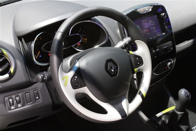 2013 Renault Clio: Paris 2012 14