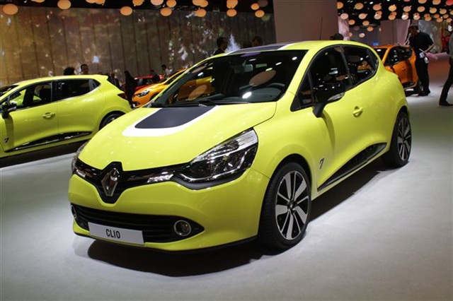 2013 Renault Clio: Paris 2012 6