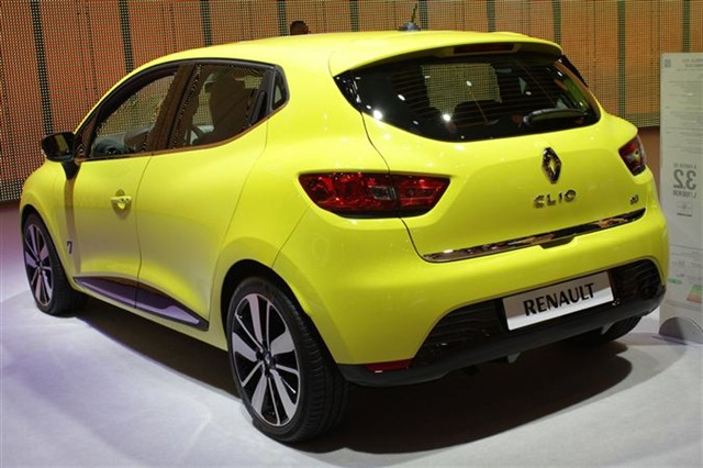 2013 Renault Clio: Paris 2012 8