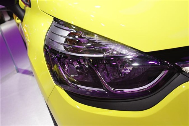 2013 Renault Clio: Paris 2012 9
