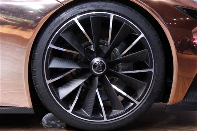 Peugeot Onyx Concept: Paris 2012 11