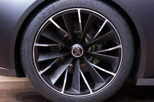 Peugeot Onyx Concept: Paris 2012 12
