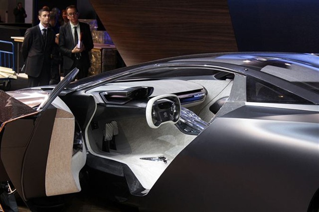 Peugeot Onyx Concept: Paris 2012 20