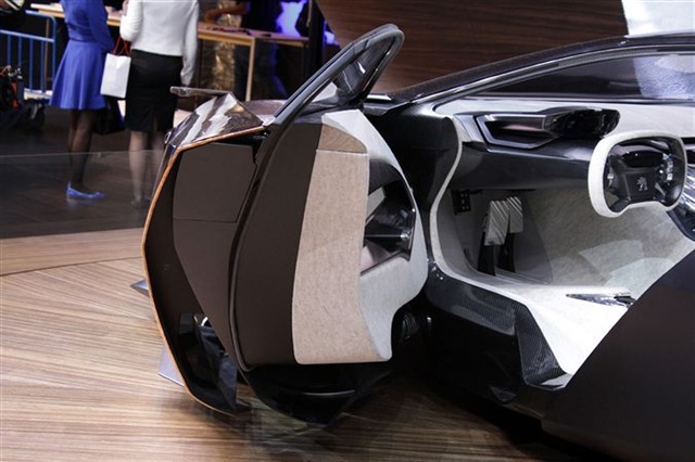Peugeot Onyx Concept: Paris 2012 22