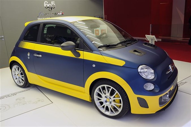 2013 Fiat 500 Abarth Fuori Serie: Paris 2012 1
